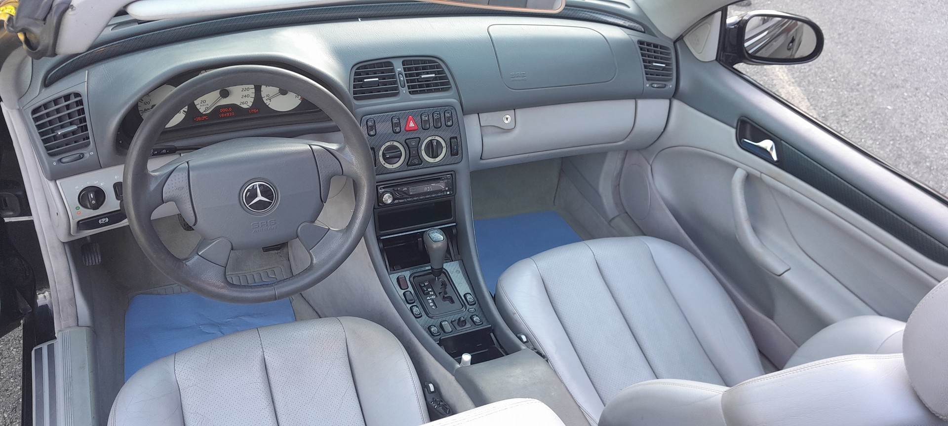 MERCEDES-BENZ CLK 320 V6-image-4