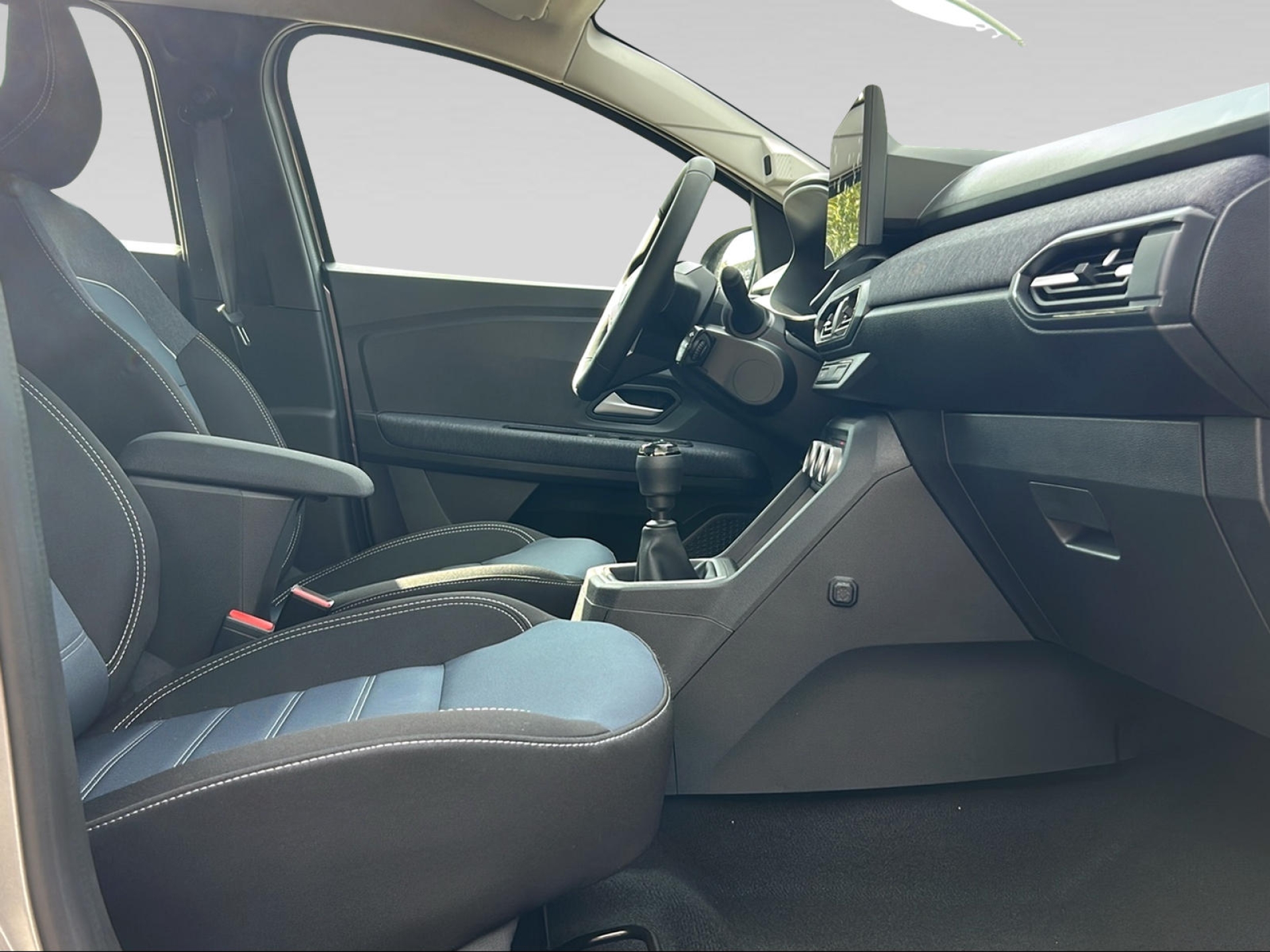 DACIA Sandero-image-10