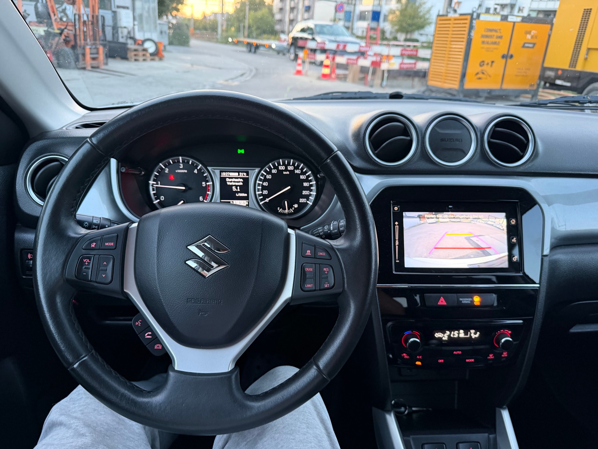 SUZUKI Vitara 1.6 TD Compact+-image-12