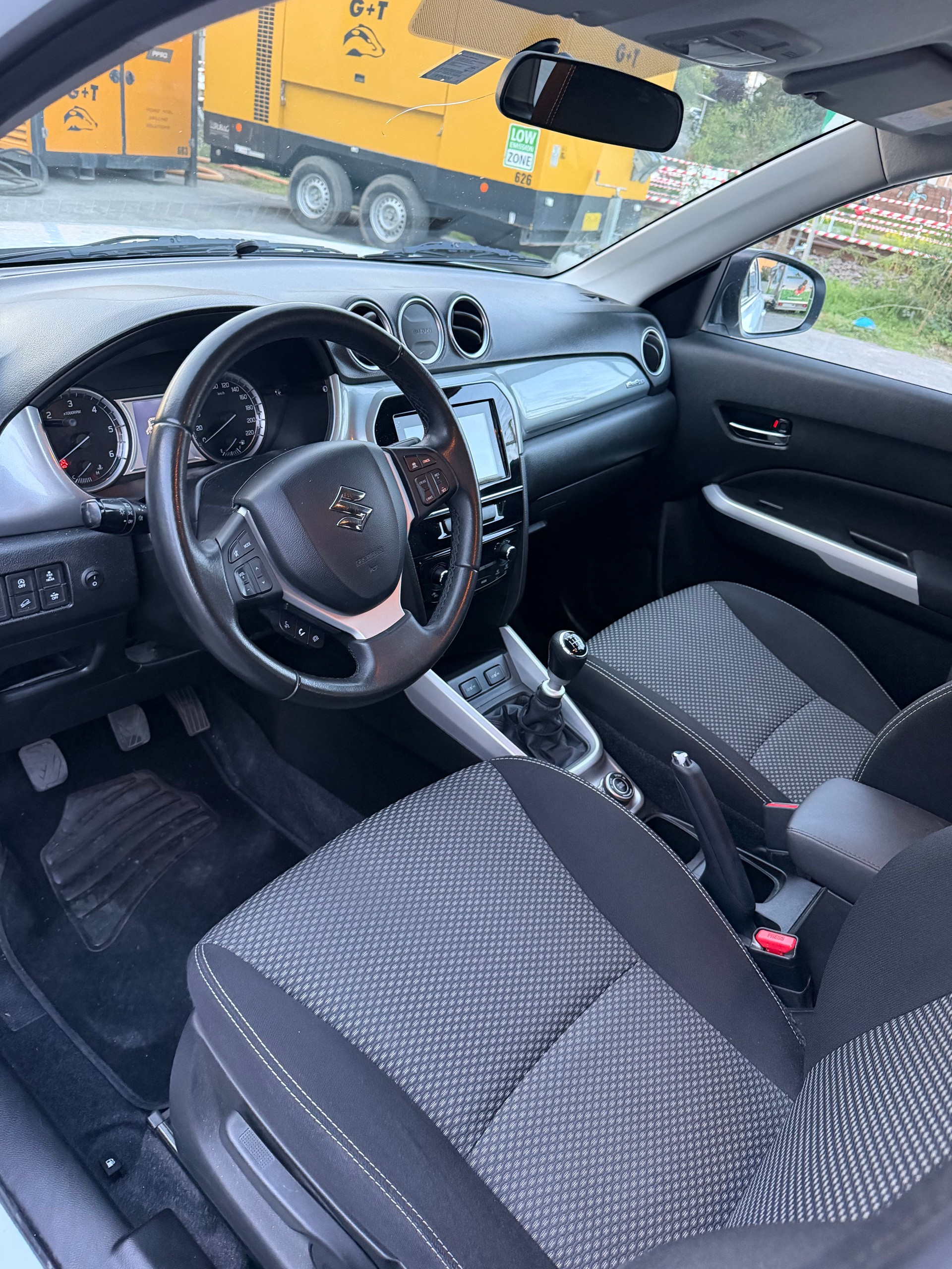 SUZUKI Vitara 1.6 TD Compact+-image-8