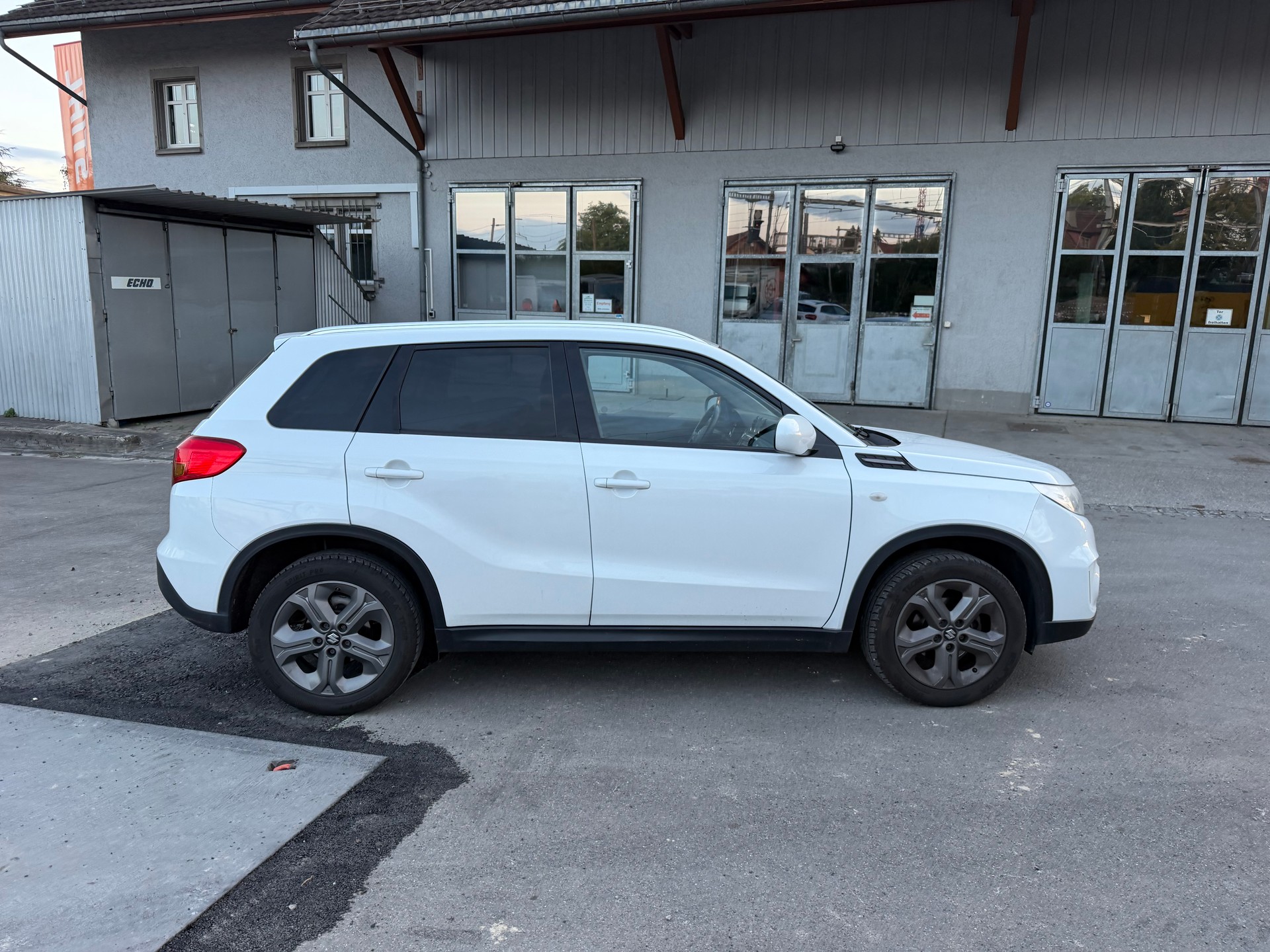 SUZUKI Vitara 1.6 TD Compact+-image-4