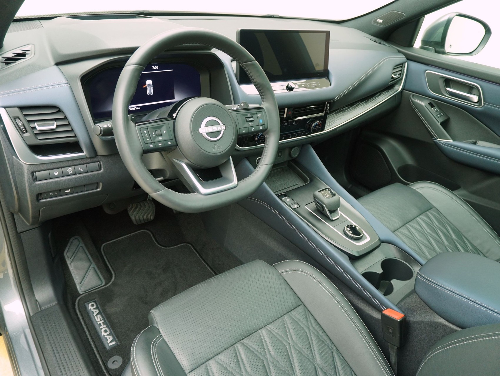 NISSAN Qashqai 1.3 DIG-T Tekna 4x4-image-9