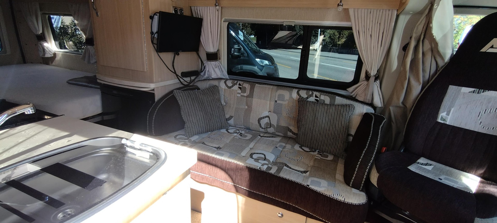 AUTO-SLEEPERS AS Kingham-image-5