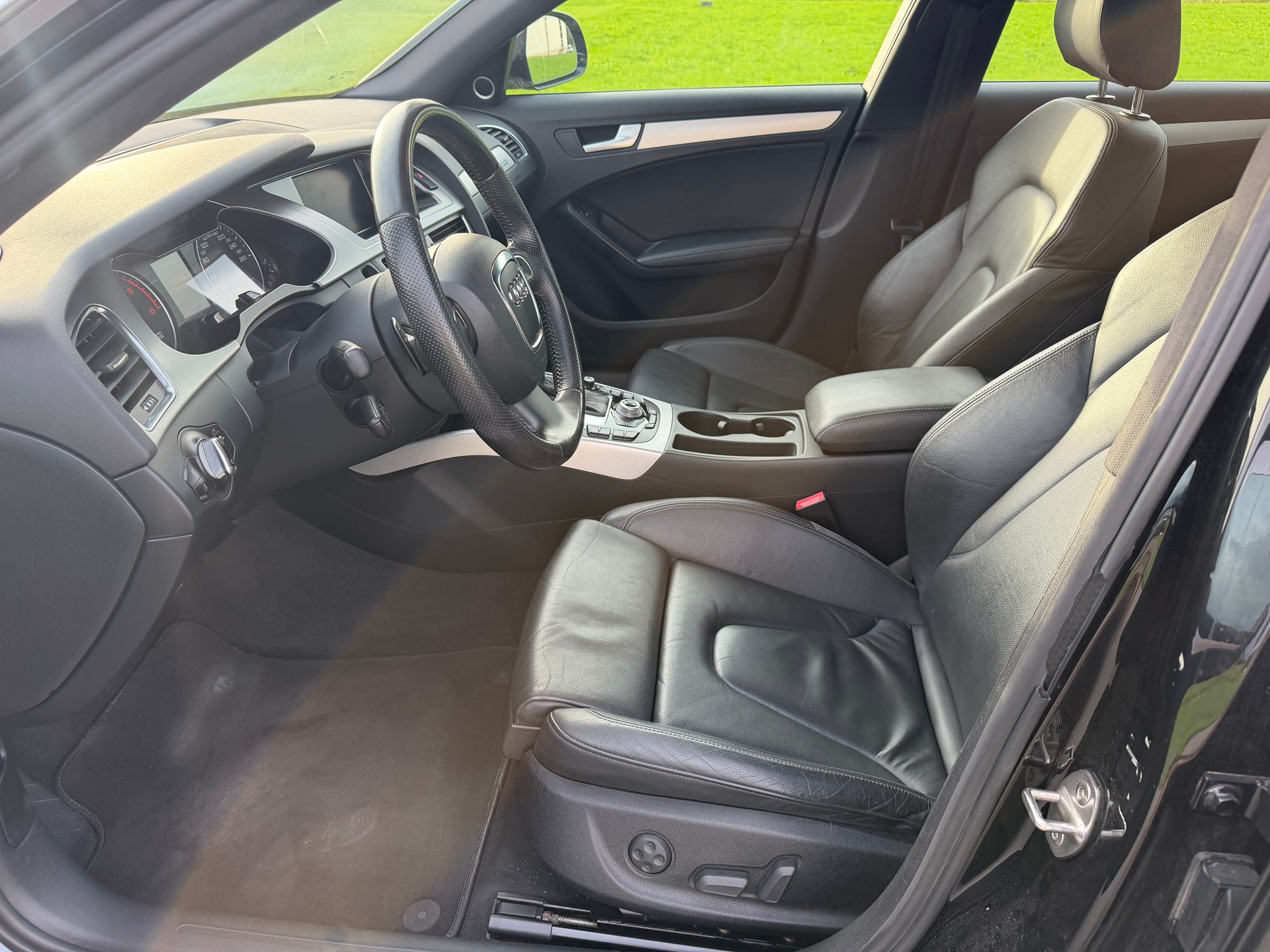 AUDI A4 allroad 3.0 TDI quattro S-tronic-image-7