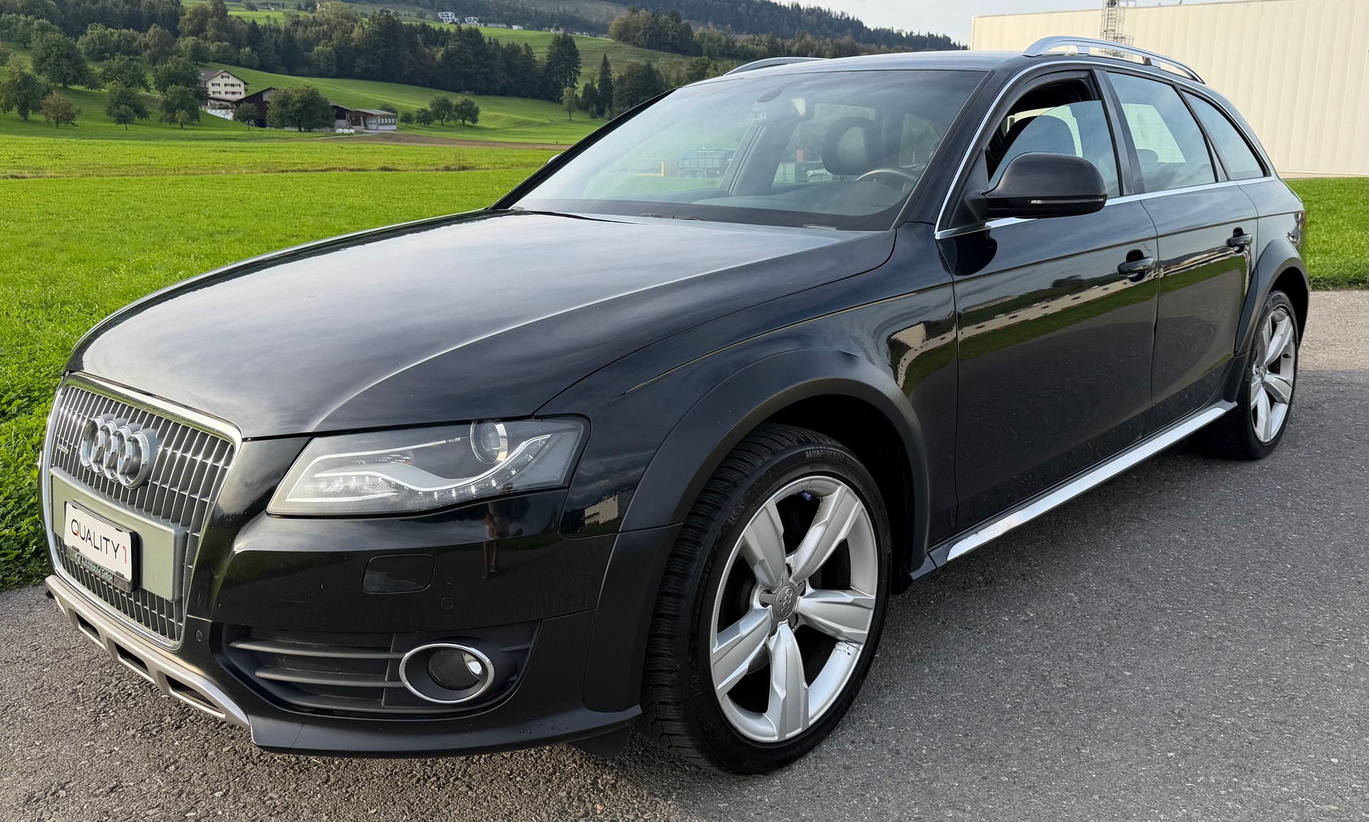 AUDI A4 allroad 3.0 TDI quattro S-tronic-image-1
