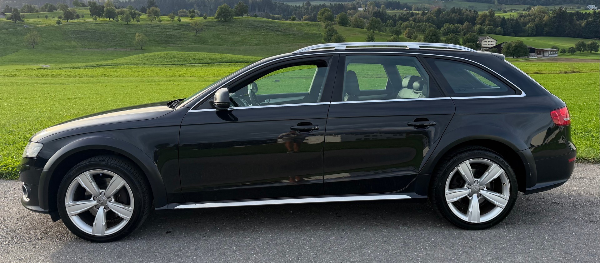 AUDI A4 allroad 3.0 TDI quattro S-tronic-image-2
