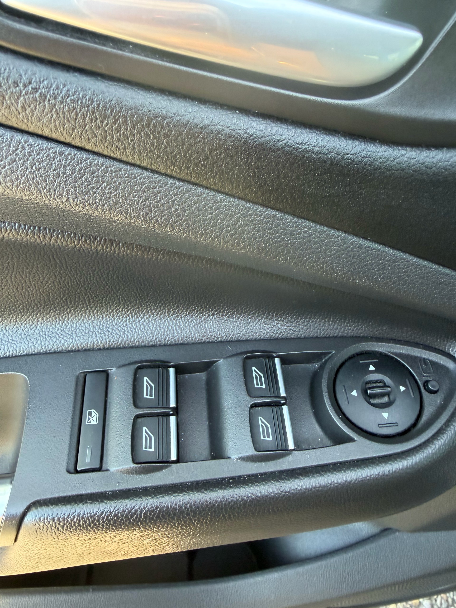 FORD Kuga 2.0 TDCi Carving 4WD PowerShift ***MFK 22.09.2026***-image-14