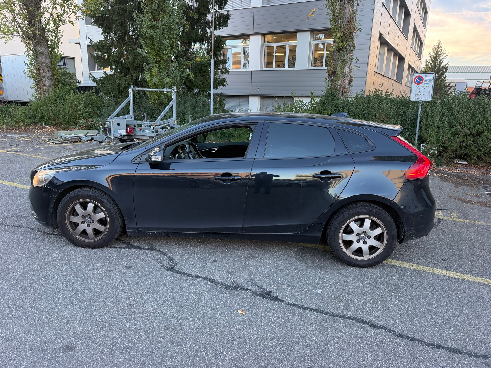 VOLVO V40 T4 R-Design Powershift-image-4