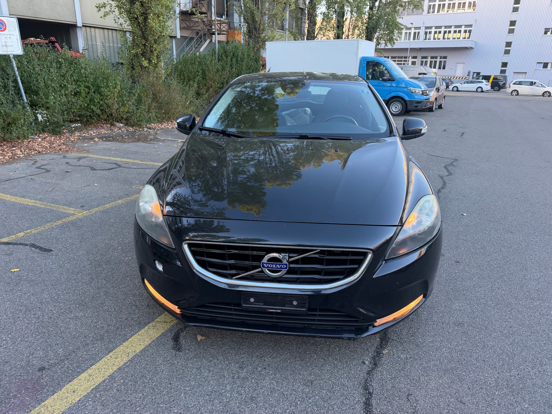 VOLVO V40 T4 R-Design Powershift-image-1
