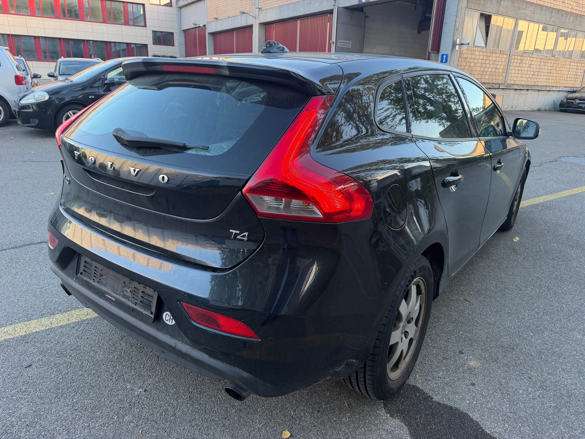 VOLVO V40 T4 R-Design Powershift-image-5