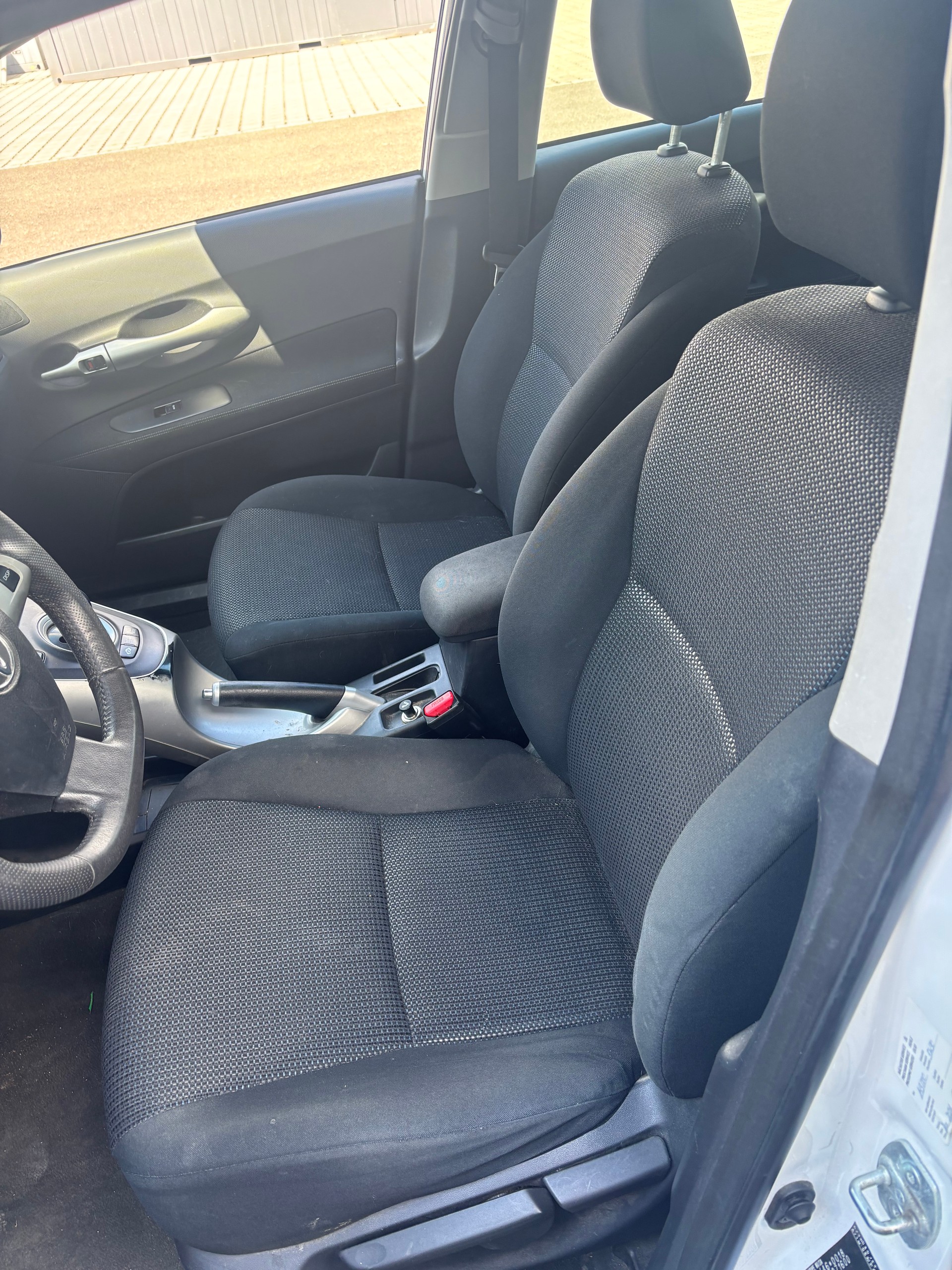 TOYOTA Auris 1.8 16V HSD Linea Luna-image-7