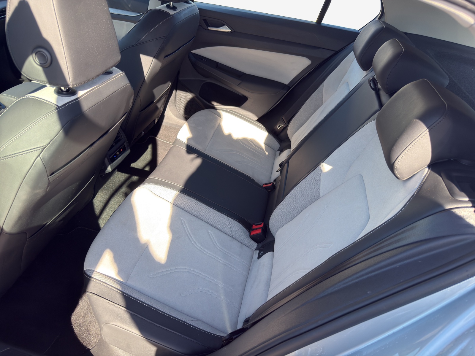 VW Golf 1.5 e TSI mHEV Style DSG-image-11