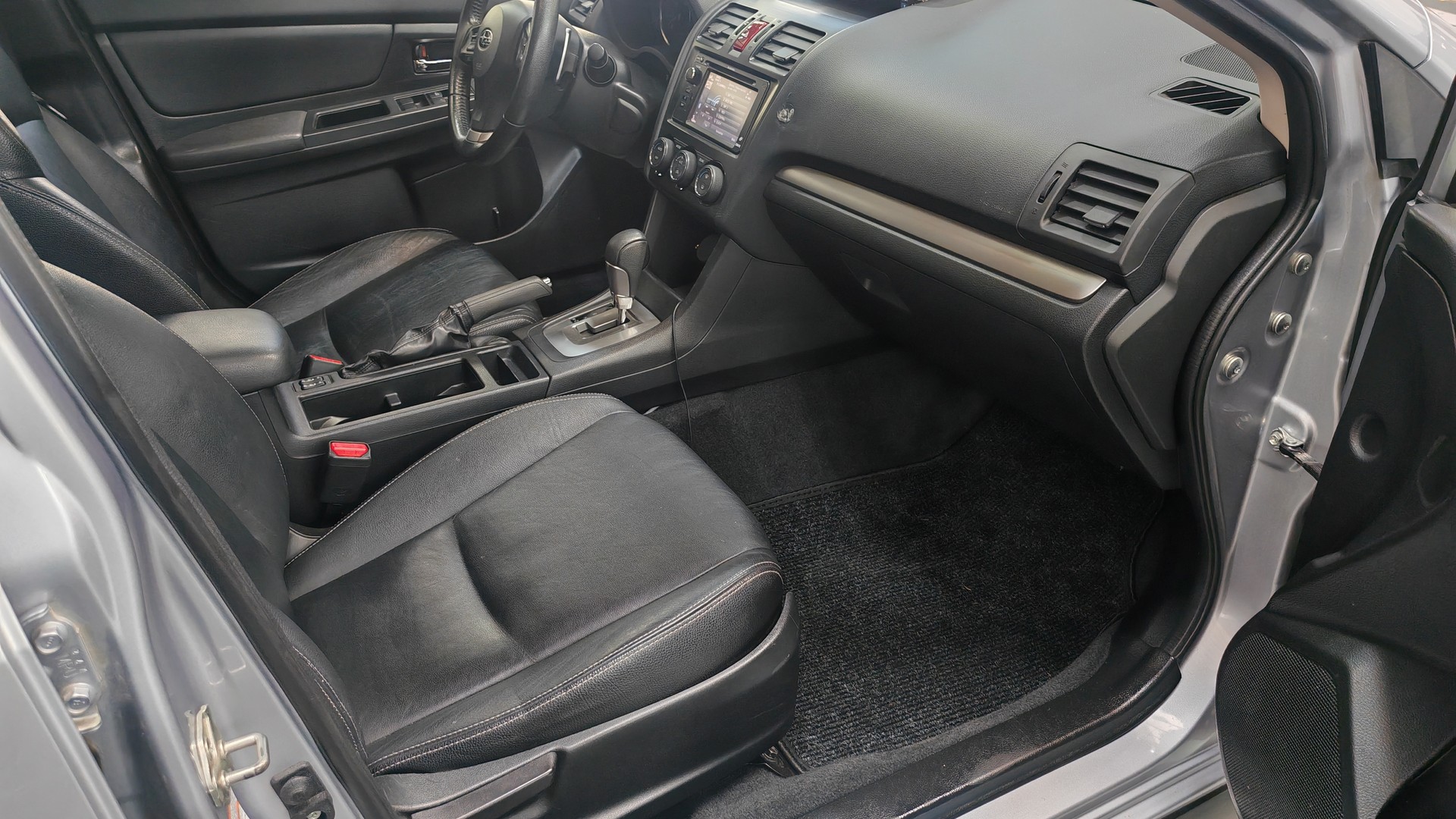 SUBARU XV 2.0 Swiss Two AWD CVT-image-15