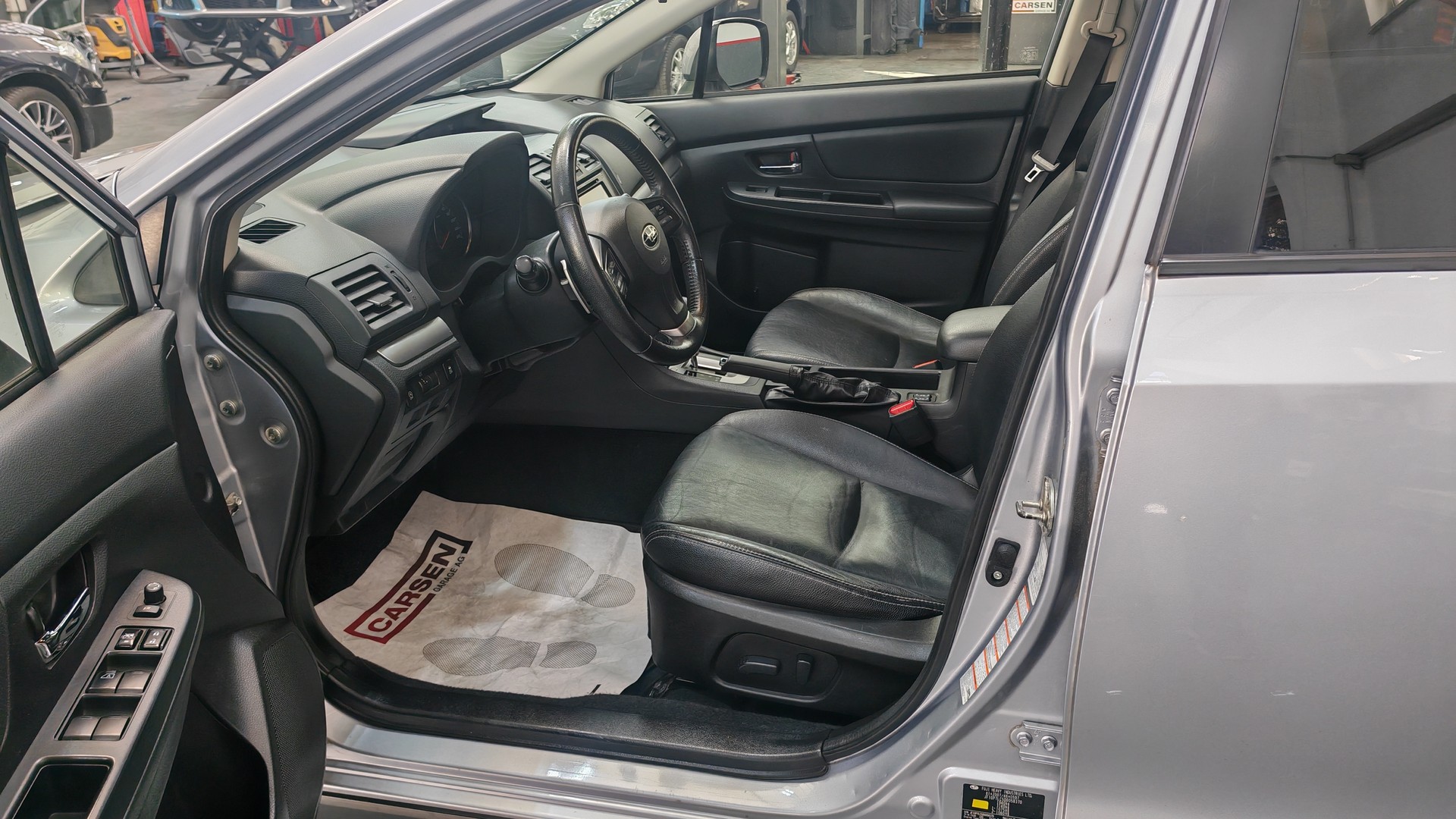 SUBARU XV 2.0 Swiss Two AWD CVT-image-9