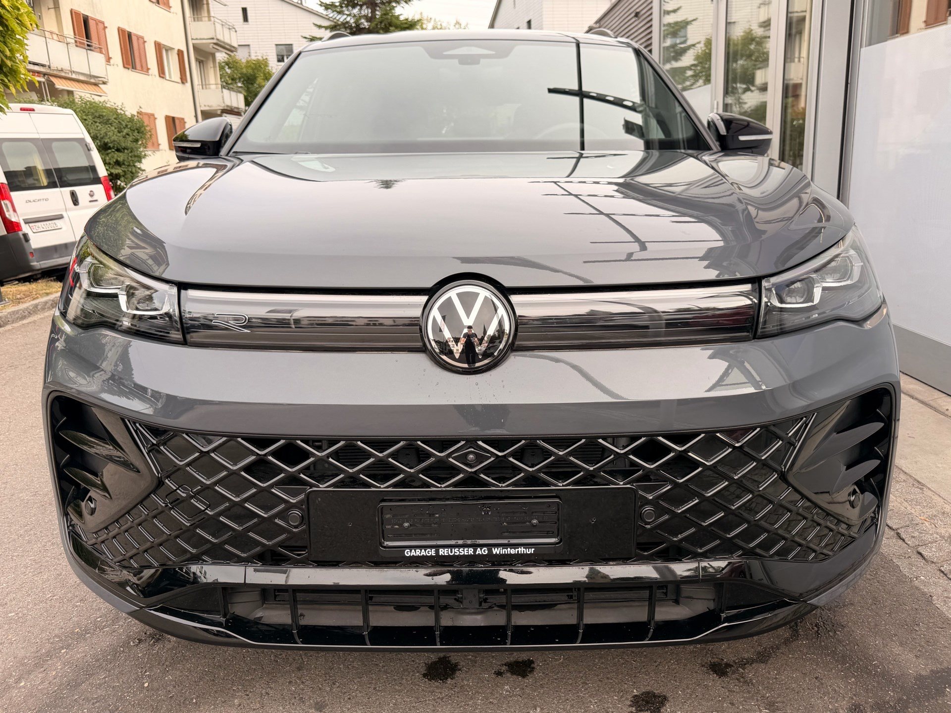 VW Tiguan 2.0 TSI 265PS 4Motion R-Line *** 360° KAMERA & PANORAMADACH ***-showroom-element-1