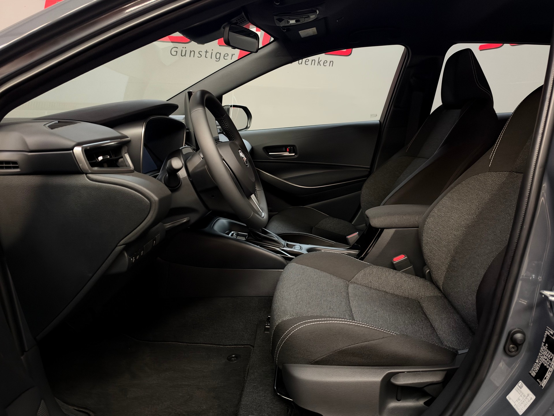 TOYOTA Corolla Touring Sports 1.8 HSD Comfort e-CVT-image-10