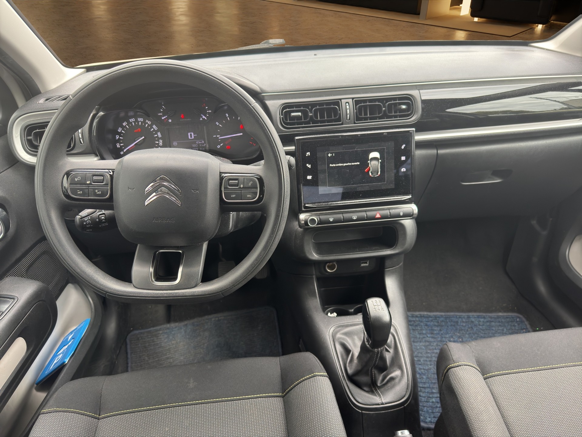 CITROEN C3 1.2i PureTech Swiss Edition-image-15