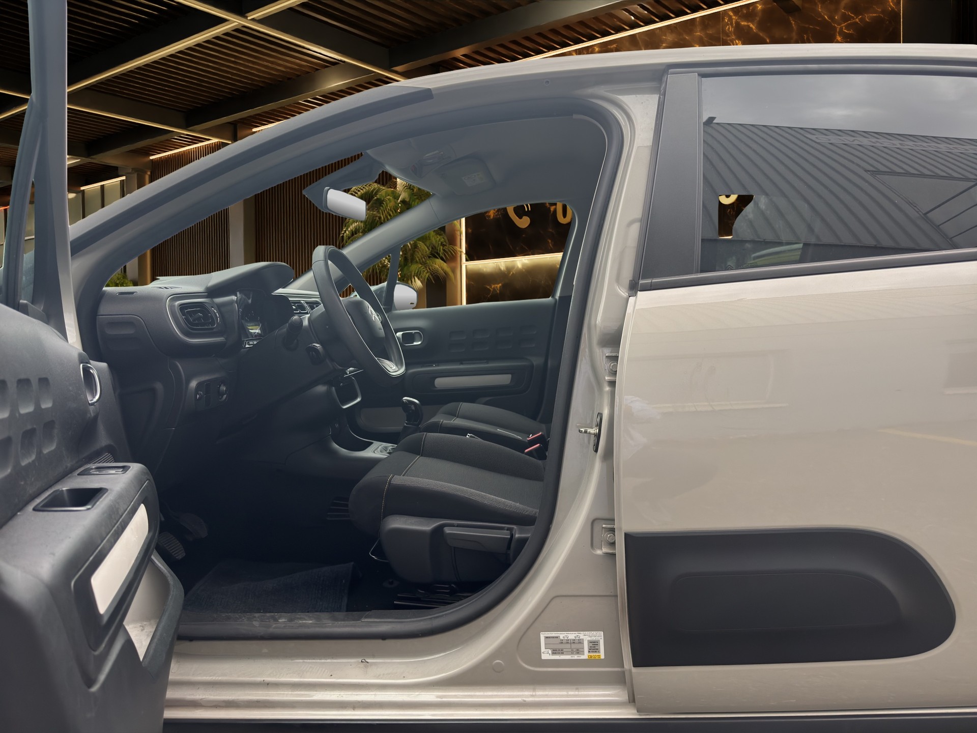 CITROEN C3 1.2i PureTech Swiss Edition-image-11