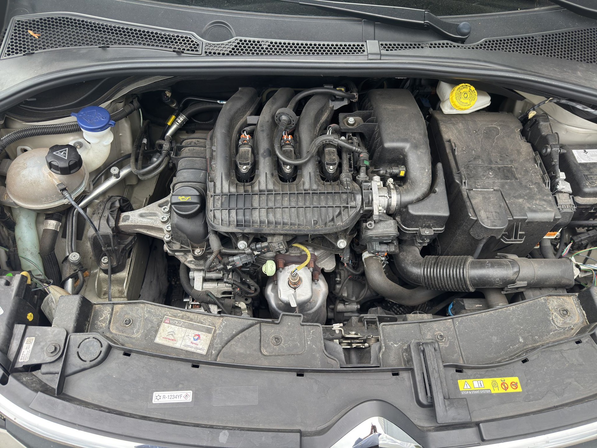 CITROEN C3 1.2i PureTech Swiss Edition-image-13
