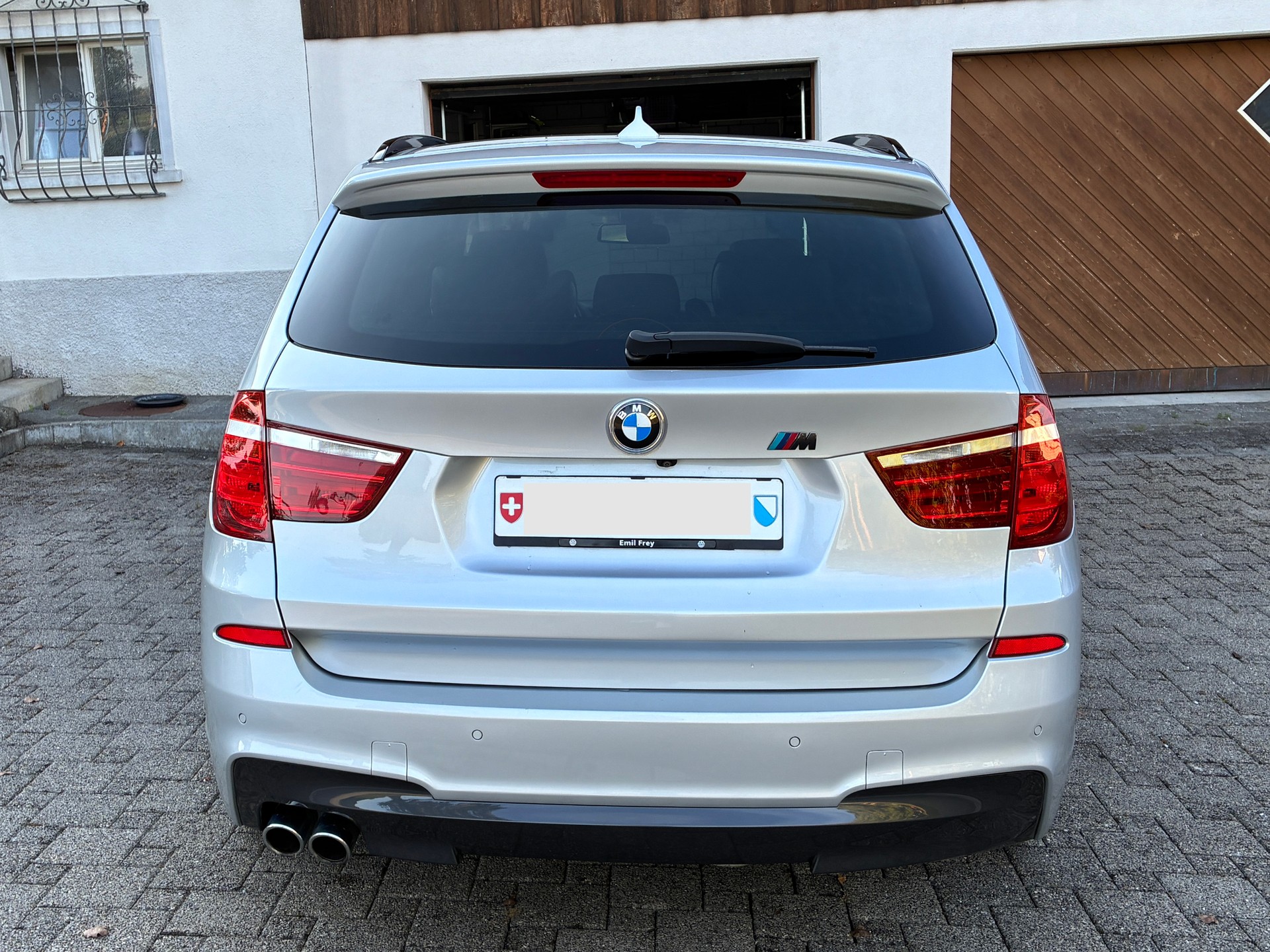 BMW 30d xDrive-image-3