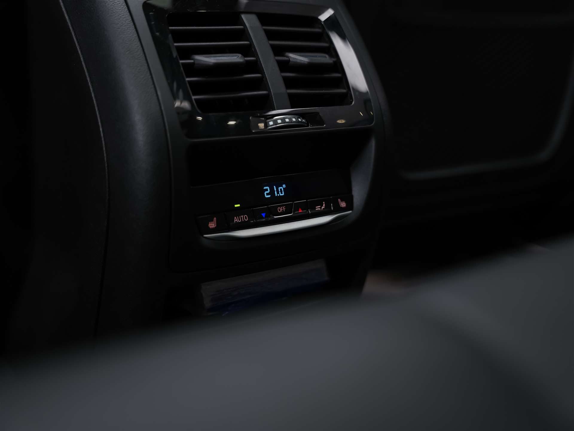 BMW X3 xDrive 48V M40d *Panorama*Laser*Head-Up*Harman/Kardon*-image-16