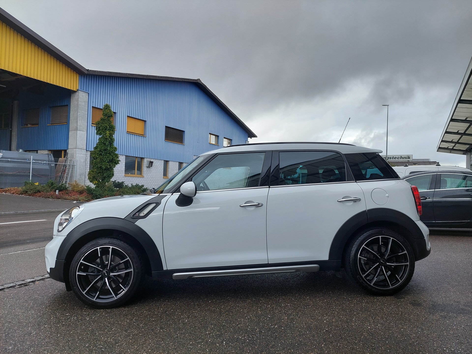 MINI Countryman Cooper S ALL4 Steptronic-image-2