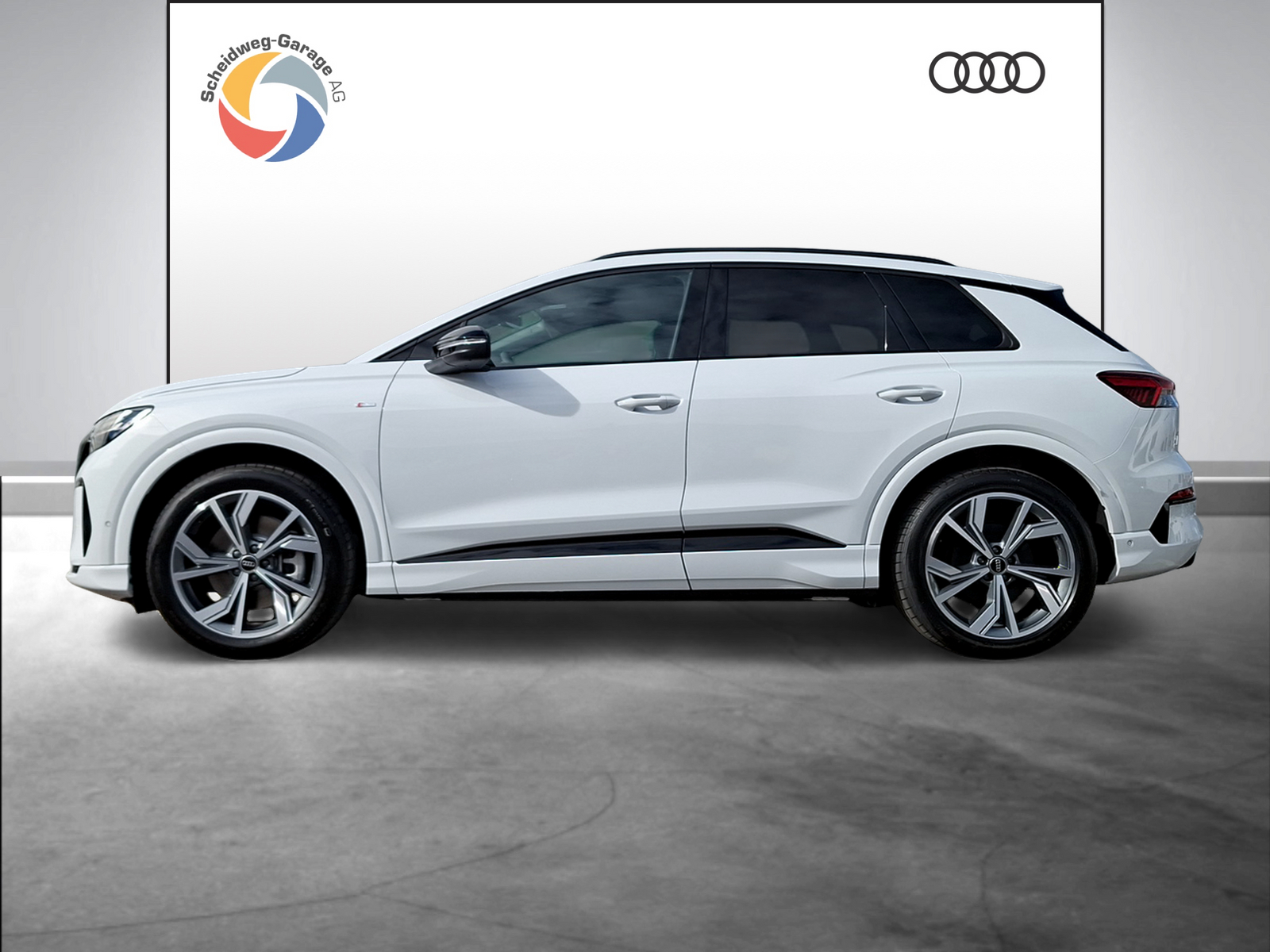 AUDI Q4 e-tron SUV quattro performance Attraction-image-2