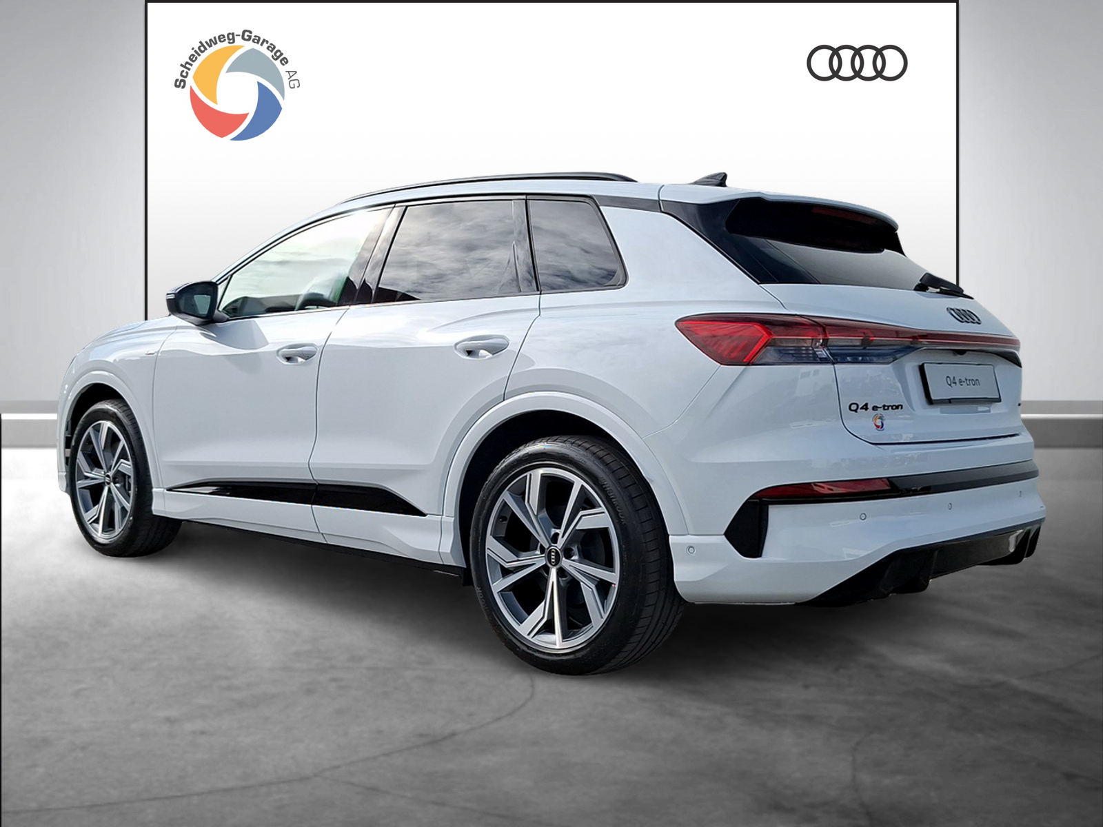 AUDI Q4 e-tron SUV quattro performance Attraction-image-12