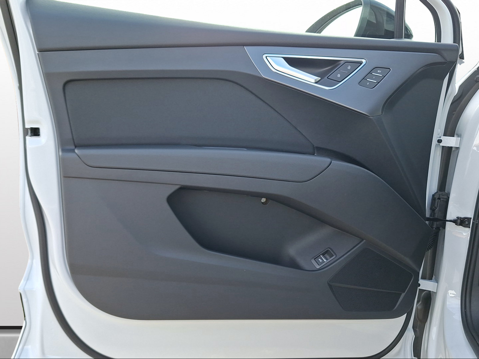 AUDI Q4 e-tron SUV quattro performance Attraction-image-9