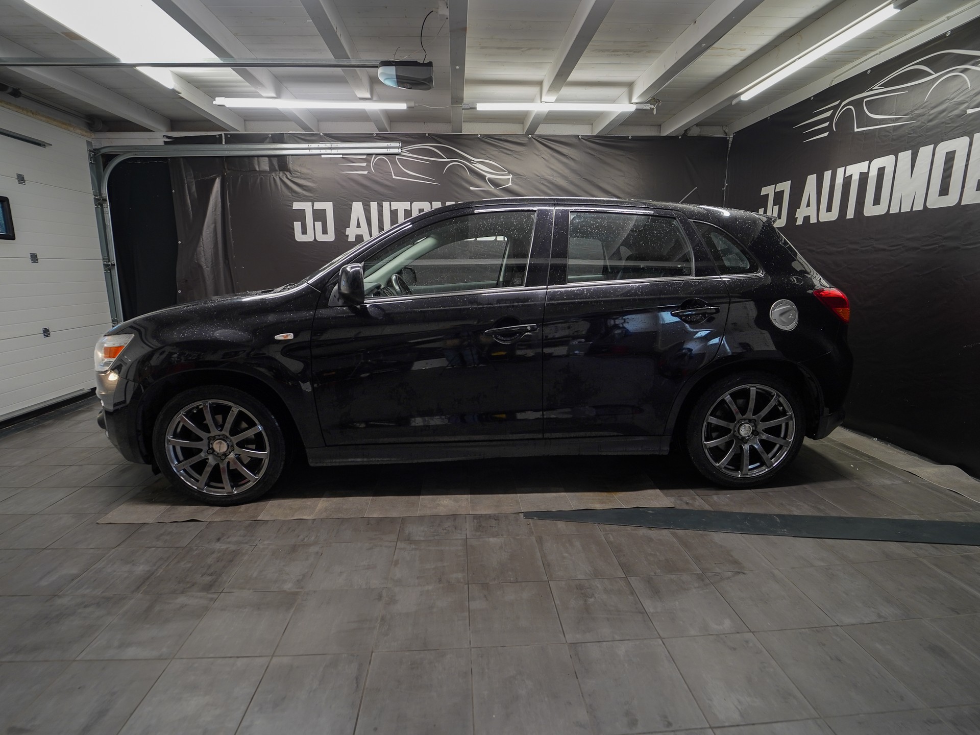 MITSUBISHI ASX 1.8 DID Sport 4WD-image-9