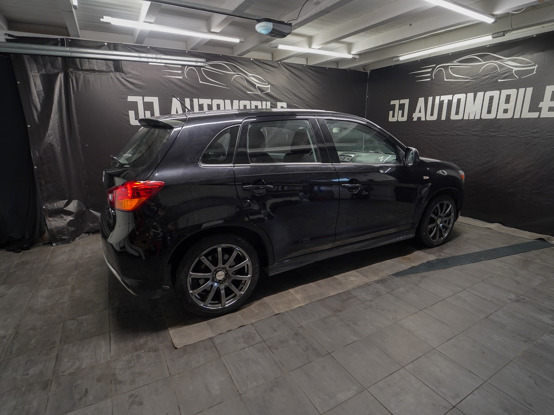 MITSUBISHI ASX 1.8 DID Sport 4WD-image-11