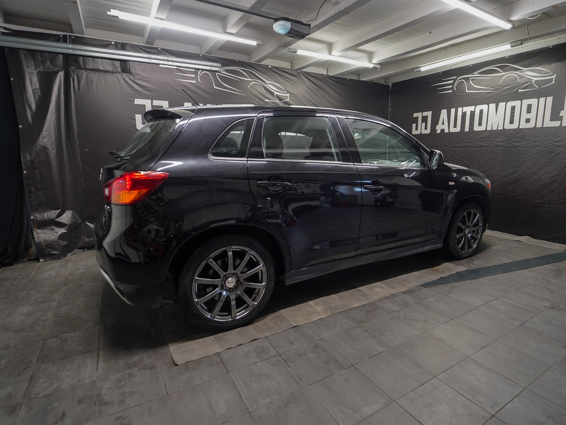 MITSUBISHI ASX 1.8 DID Sport 4WD-image-12