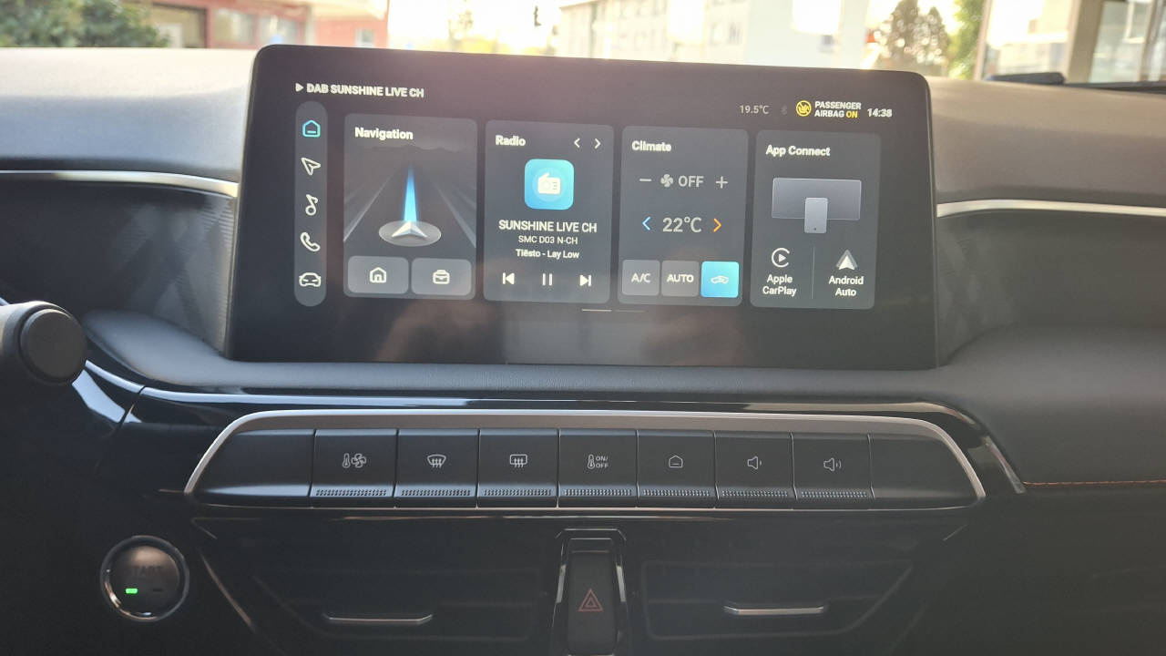 MG 3 1.5 Hybrid Luxury-image-11