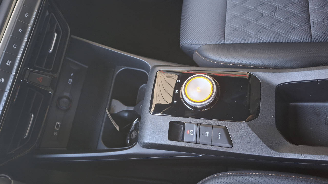 MG 3 1.5 Hybrid Luxury-image-14