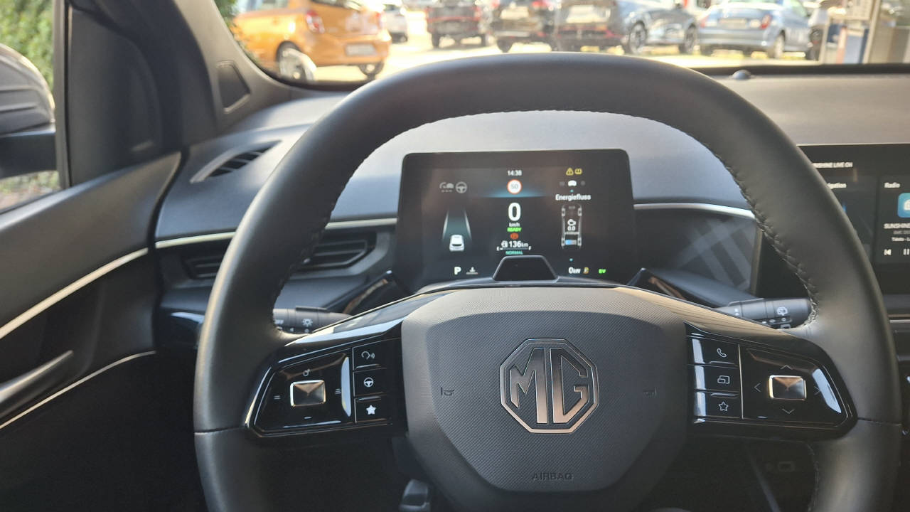 MG 3 1.5 Hybrid Luxury-image-9