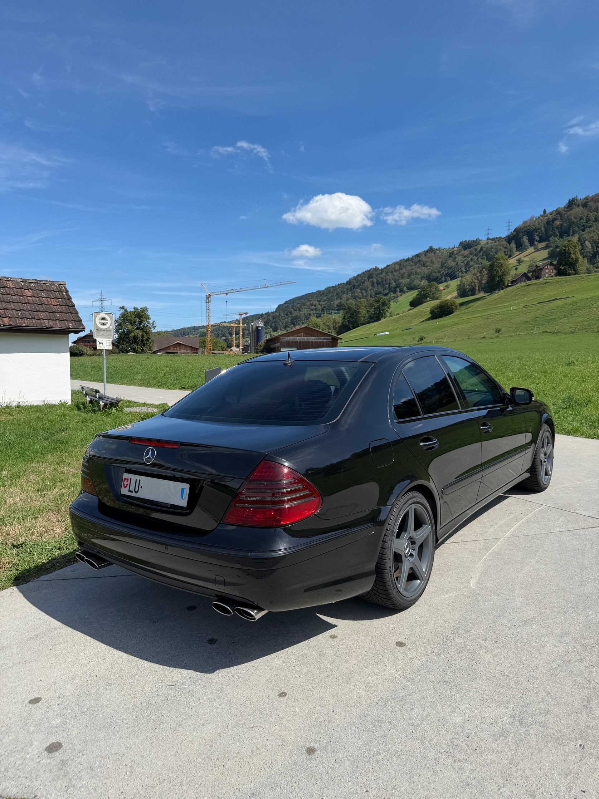 MERCEDES-BENZ E 320 CDI-image-1
