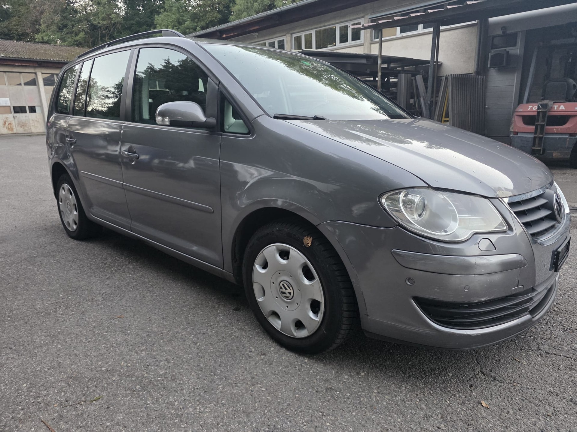 VW Touran 1.4 TSI Trendline-image-2