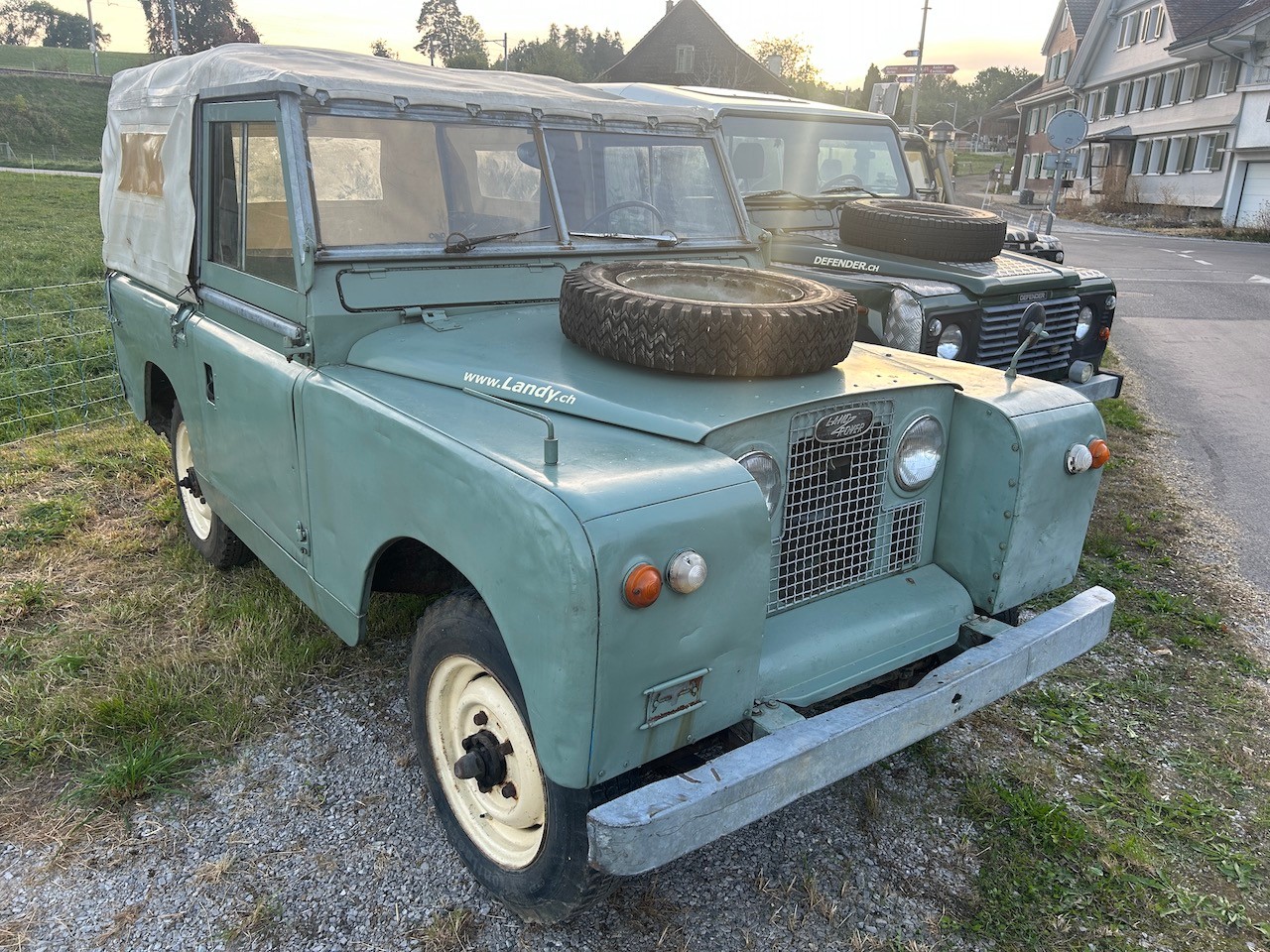 LAND ROVER Serie 2a-image-1