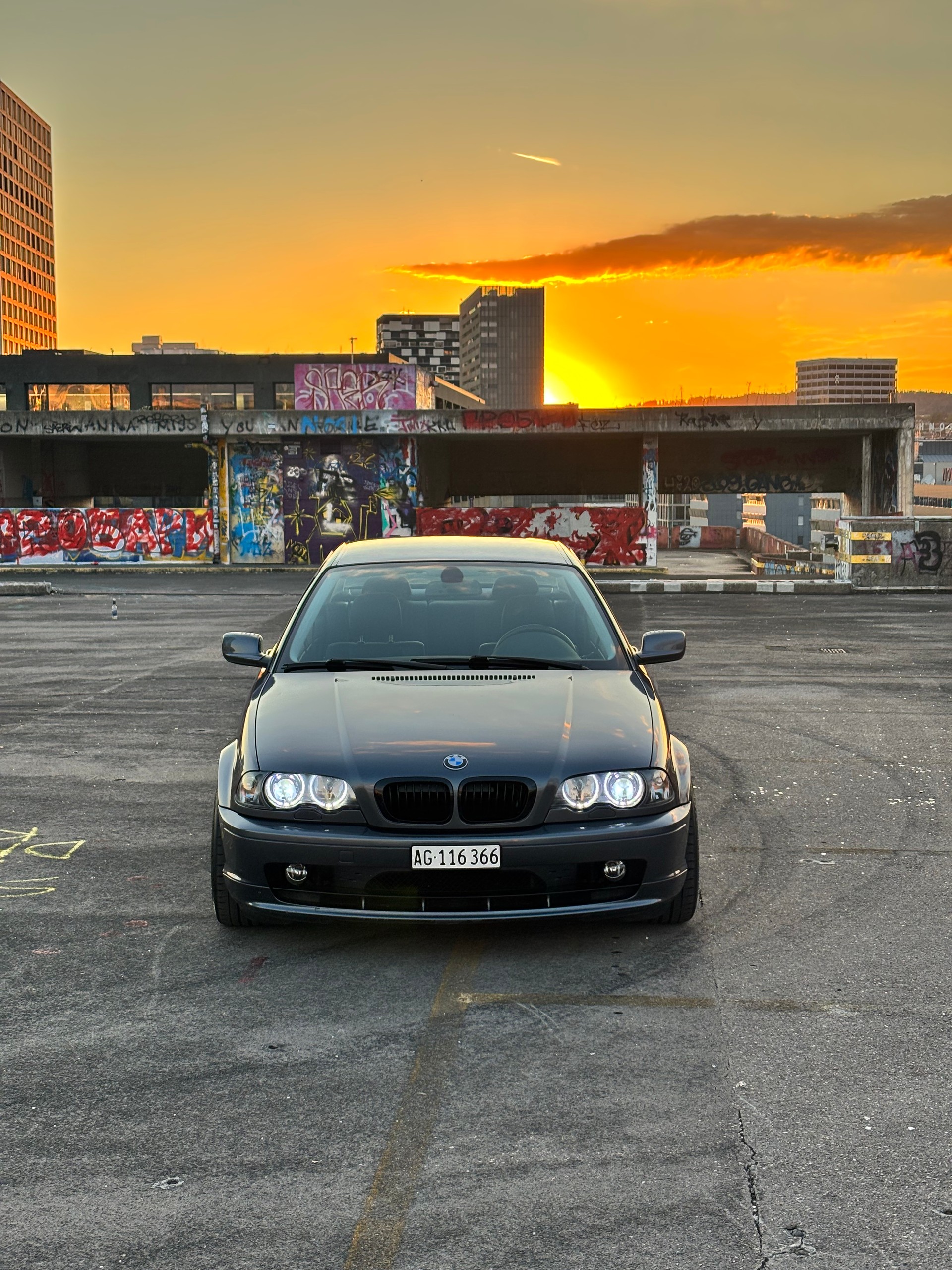 BMW 330Ci-image-4