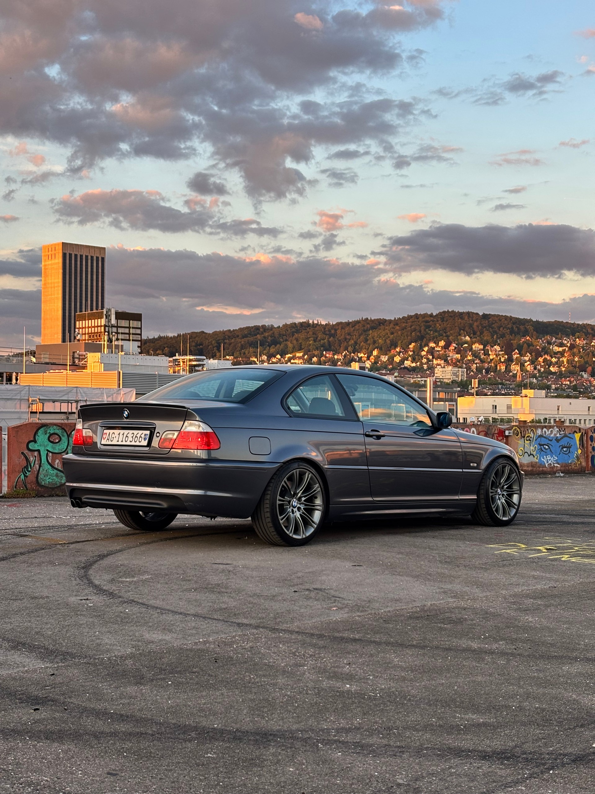 BMW 330Ci-image-2