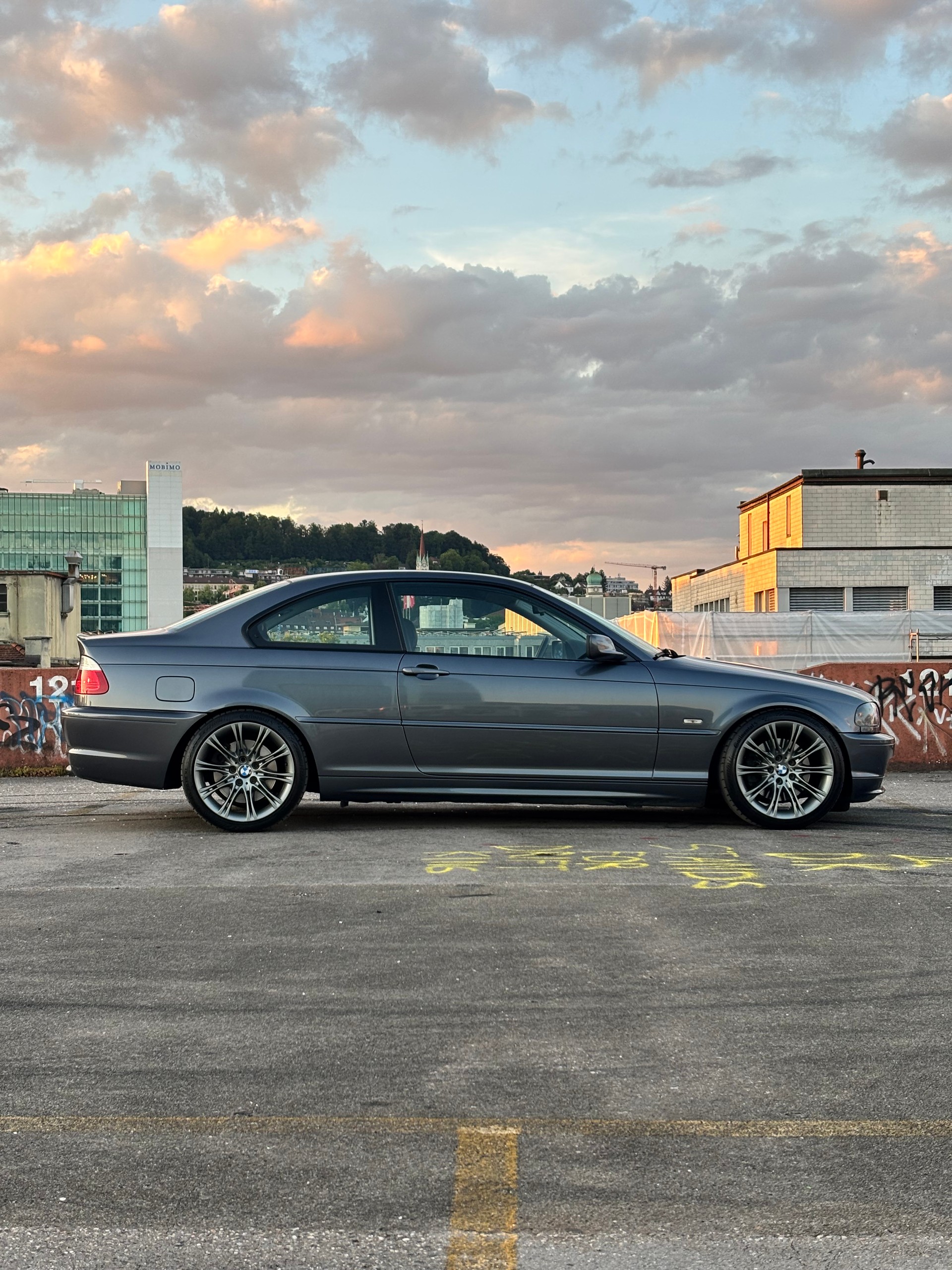 BMW 330Ci-image-1