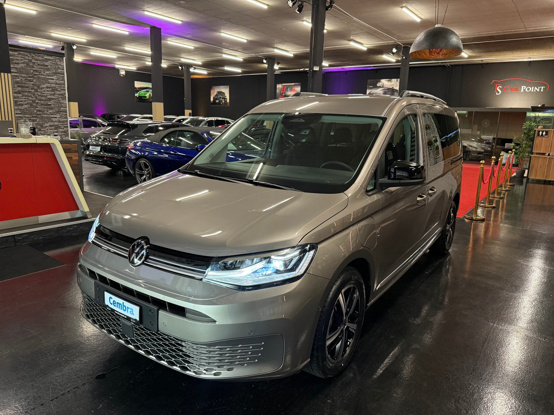 VW Caddy Maxi 1.5 TSI Plug in Hybrid Style DSG-image-38