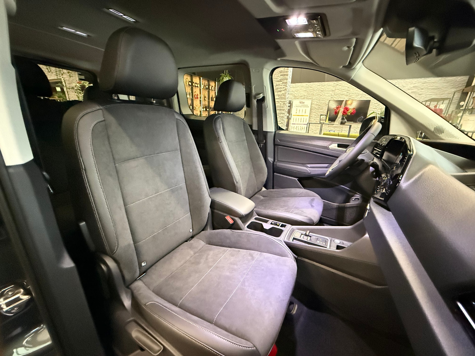 VW Caddy Maxi 1.5 TSI Plug in Hybrid Style DSG-image-32