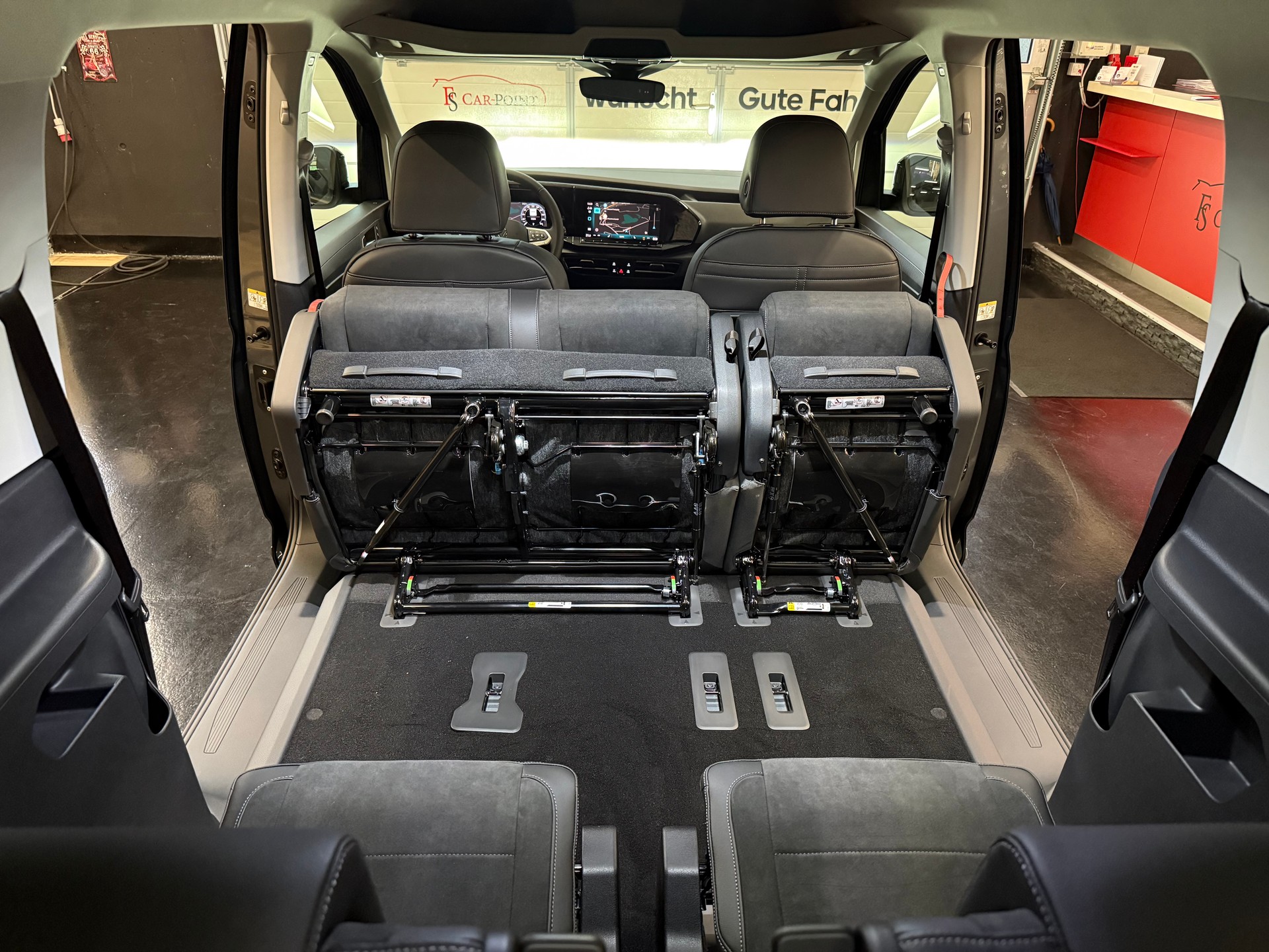 VW Caddy Maxi 1.5 TSI Plug in Hybrid Style DSG-image-13