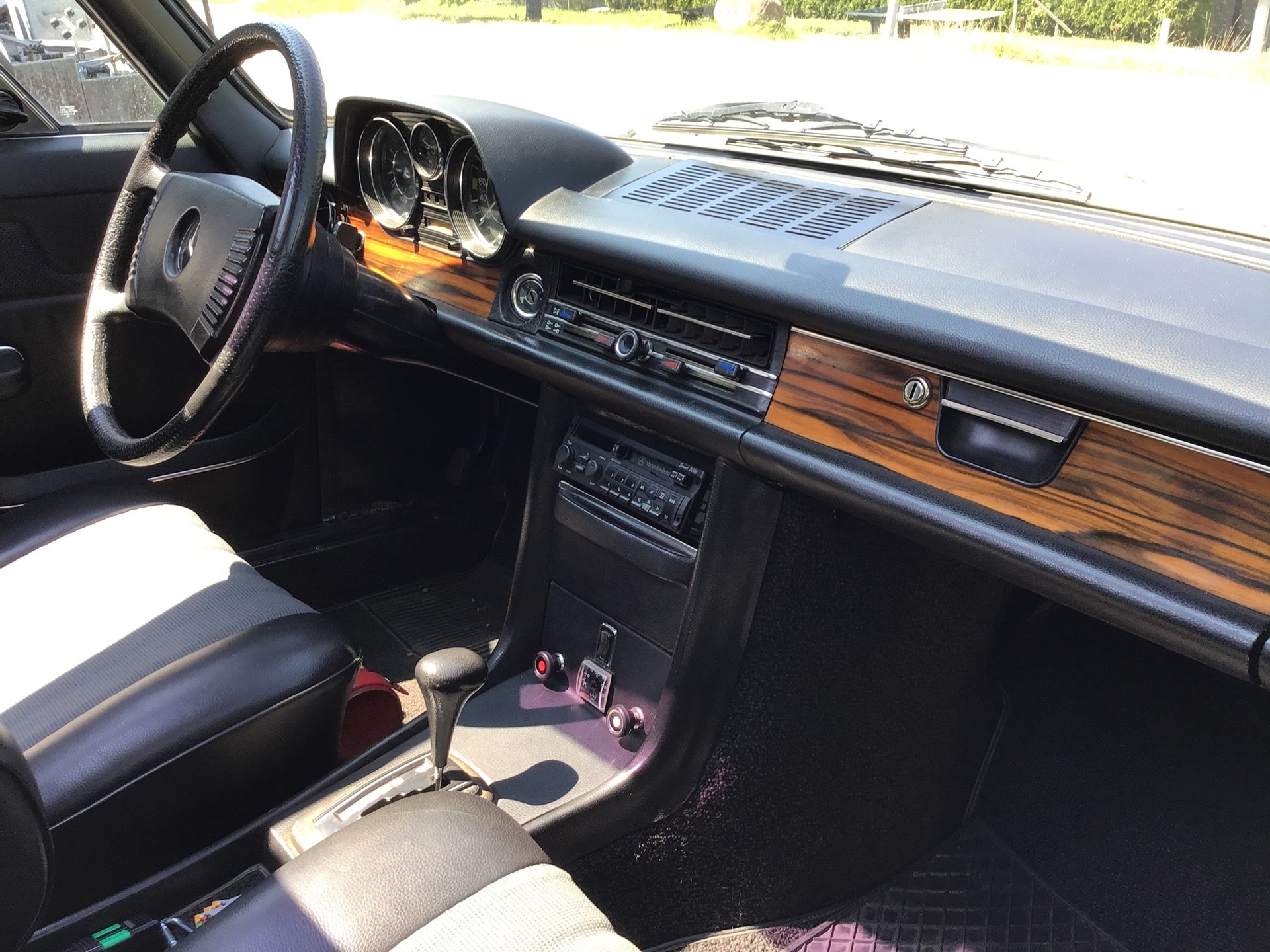 MERCEDES-BENZ 250 C-image-10