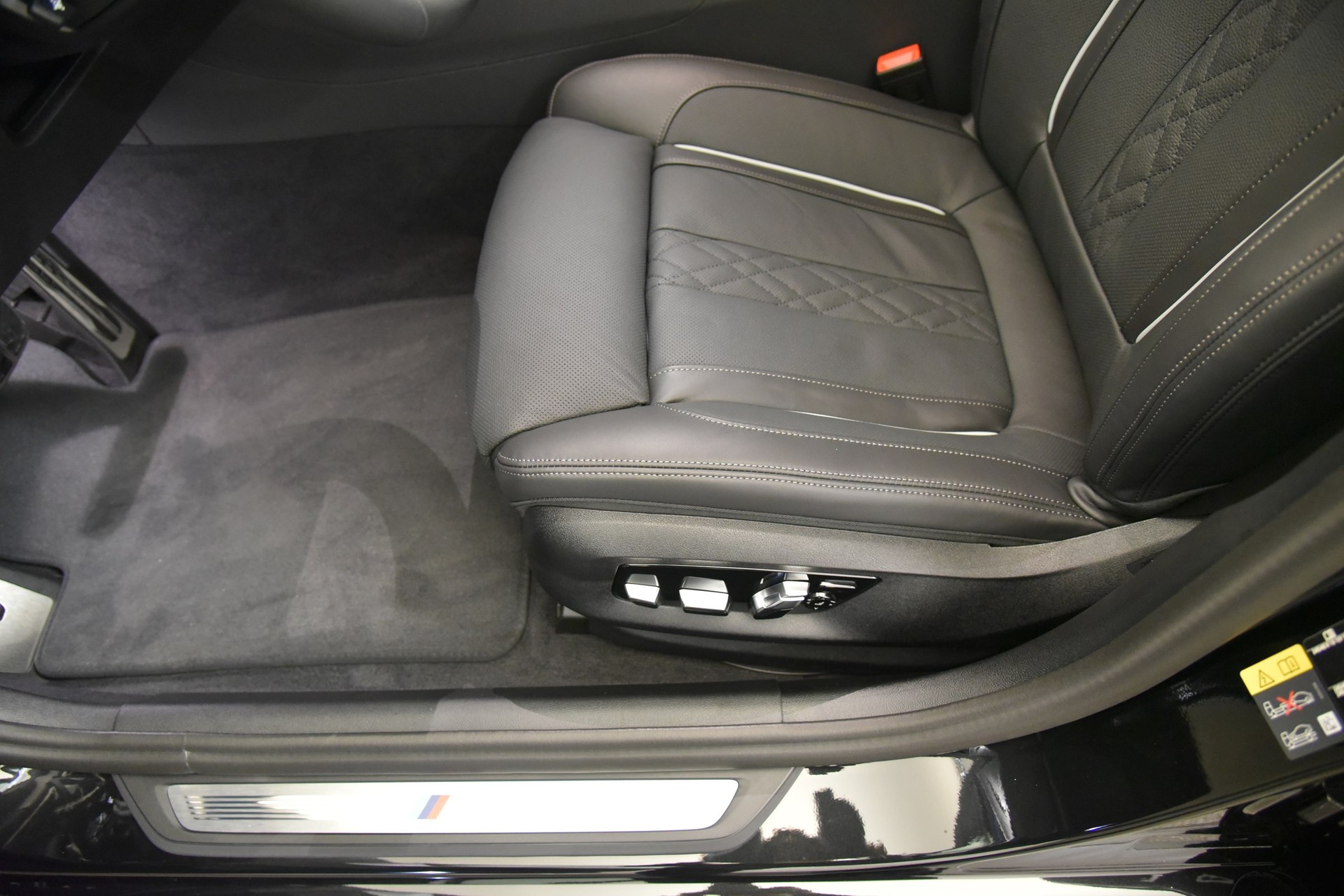 BMW 530e xDrive Touring Pure M Sport Steptronic-image-15