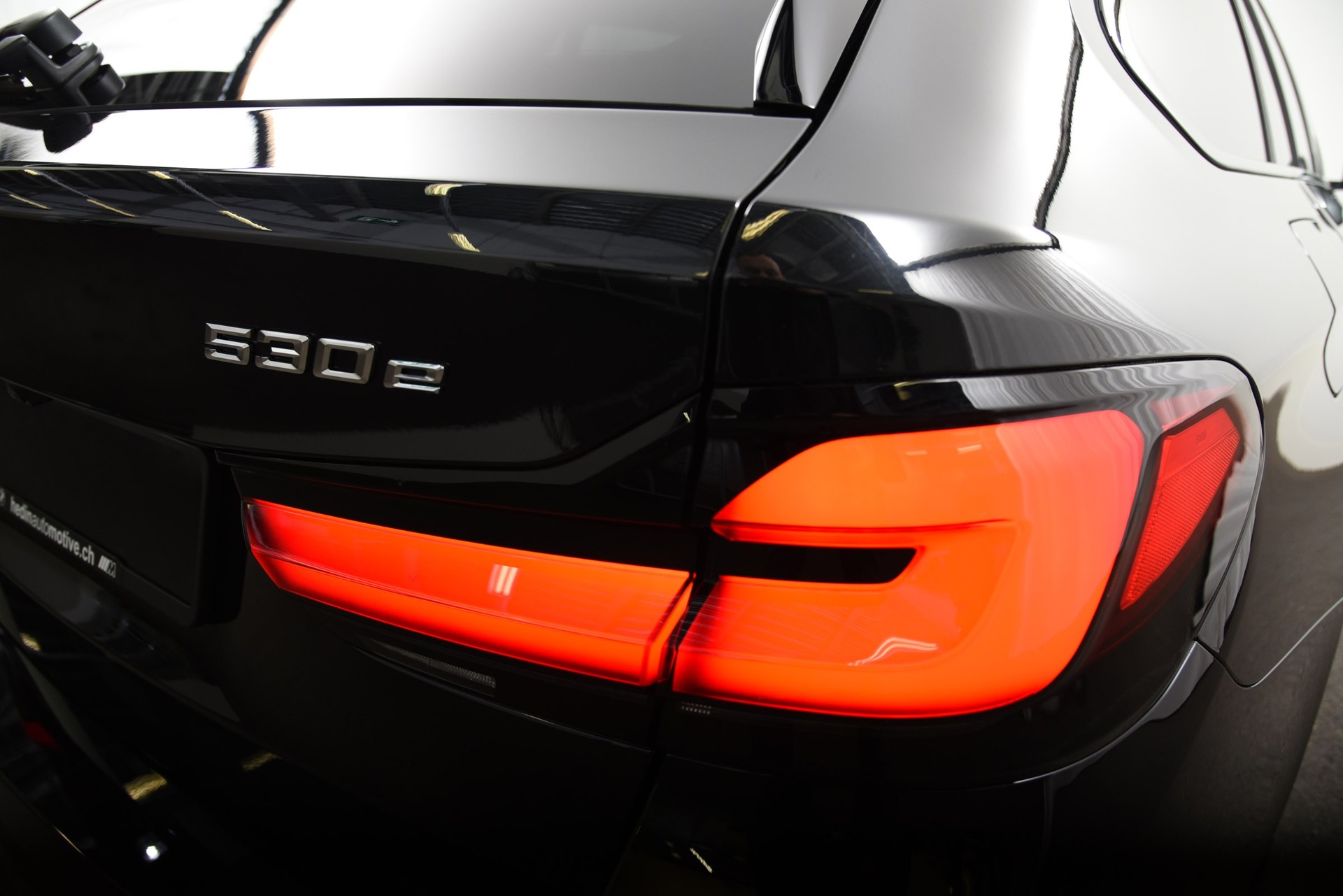 BMW 530e xDrive Touring Pure M Sport Steptronic-image-7