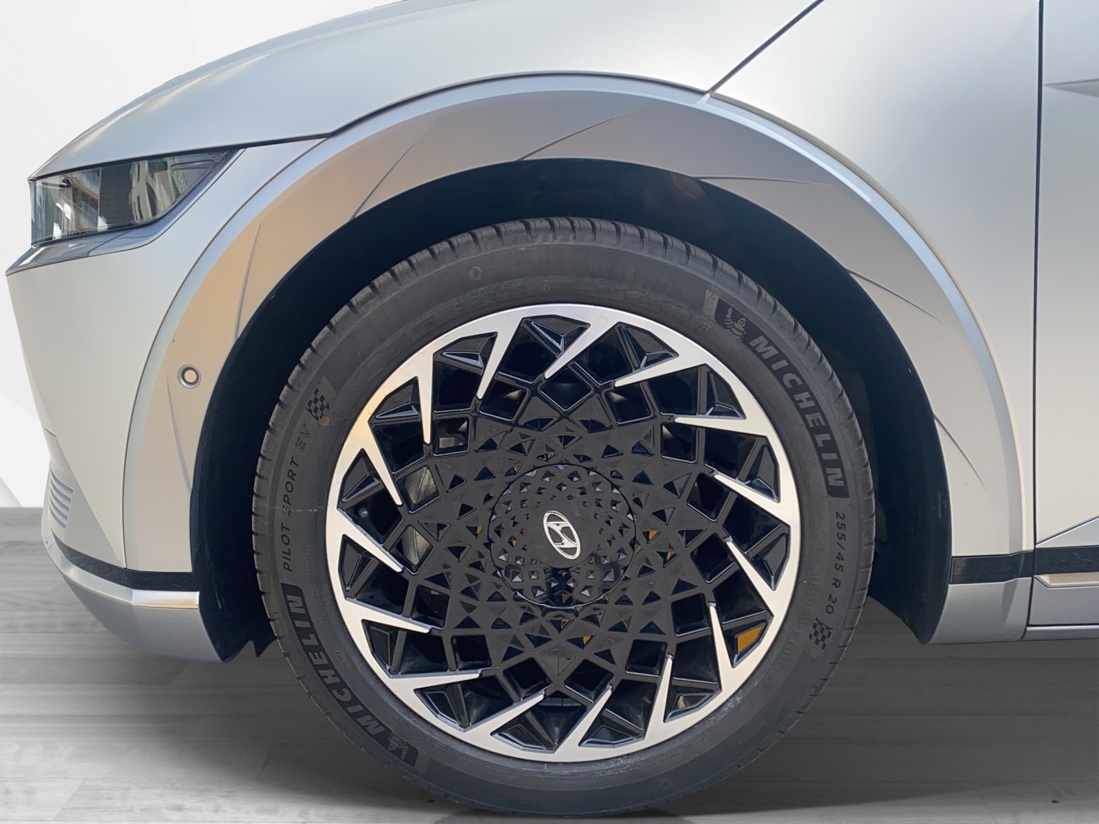 HYUNDAI Ioniq 5 72kWh First Edition 2WD-image-9