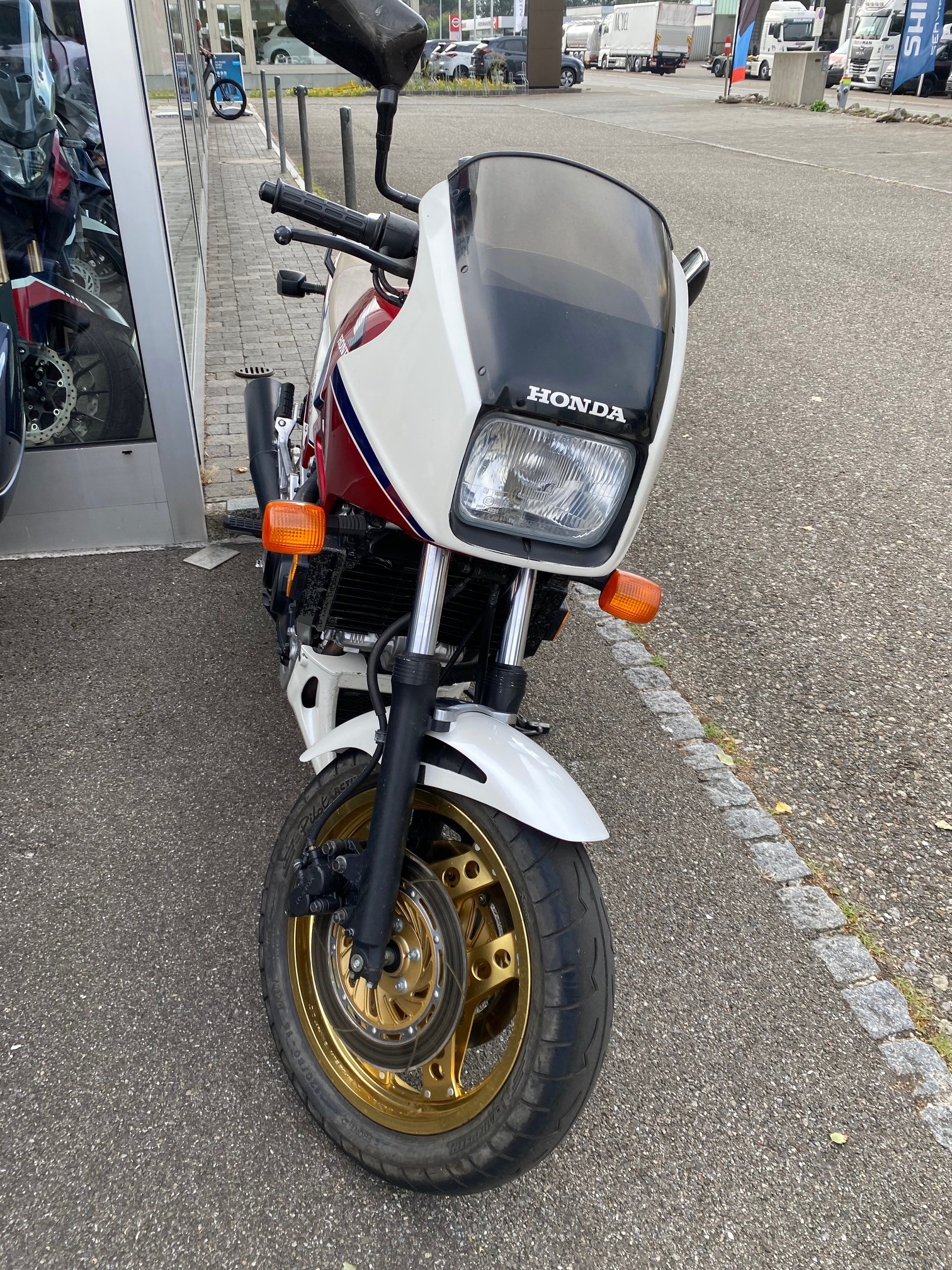 HONDA VF 750 F