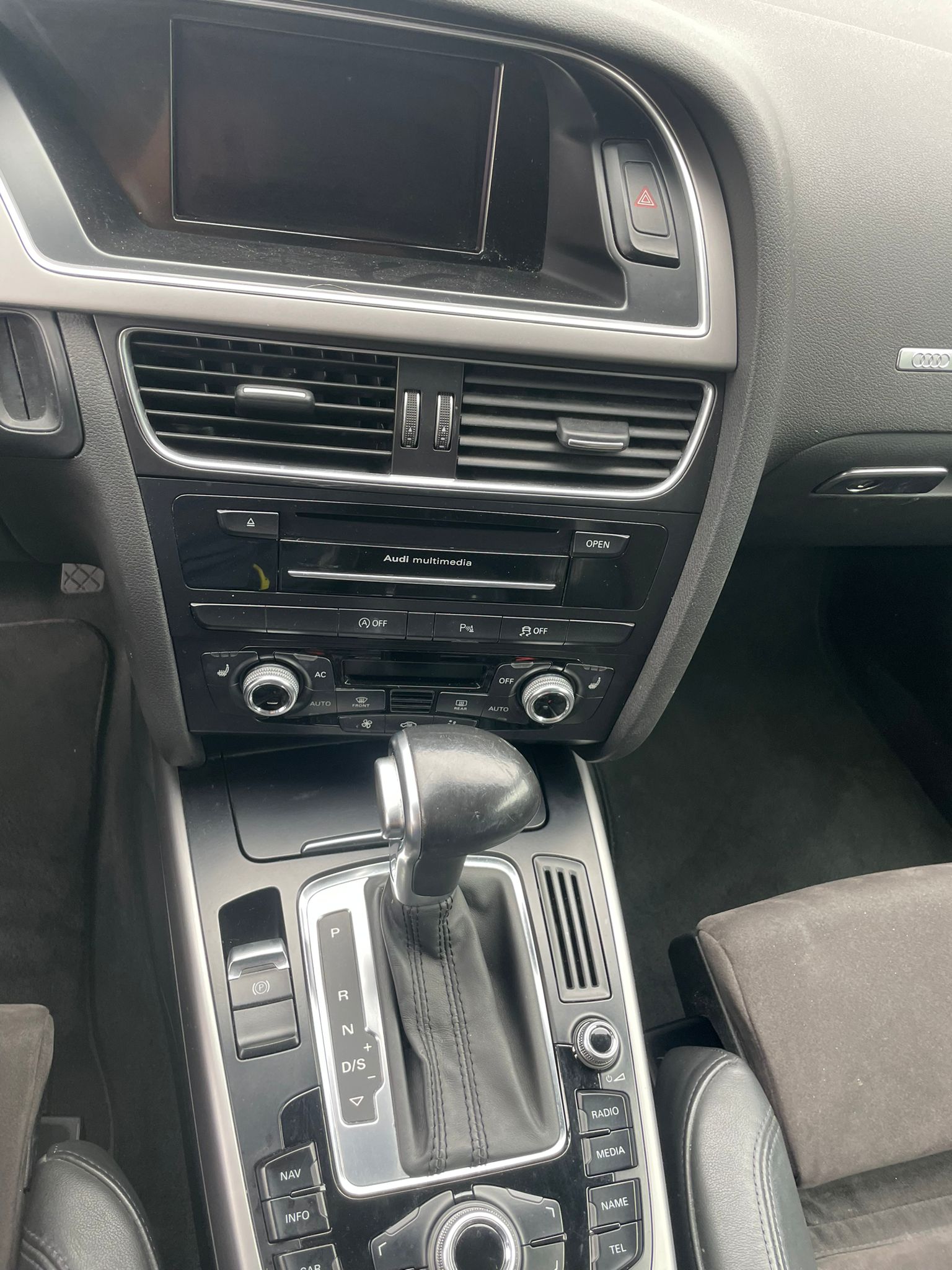 AUDI A5 Cabriolet 1.8 TFSI multitronic-image-8